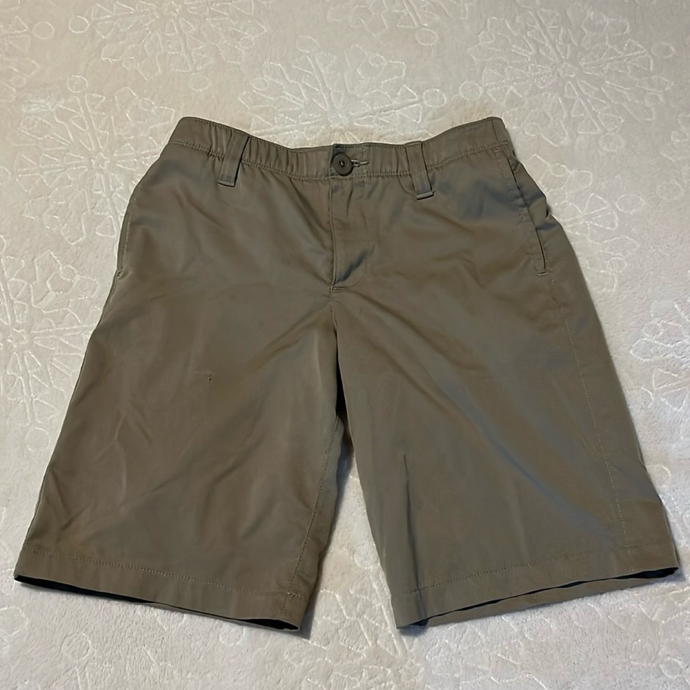 Under Armor boys 10 shorts. Dressy/casual, dark khaki shorts